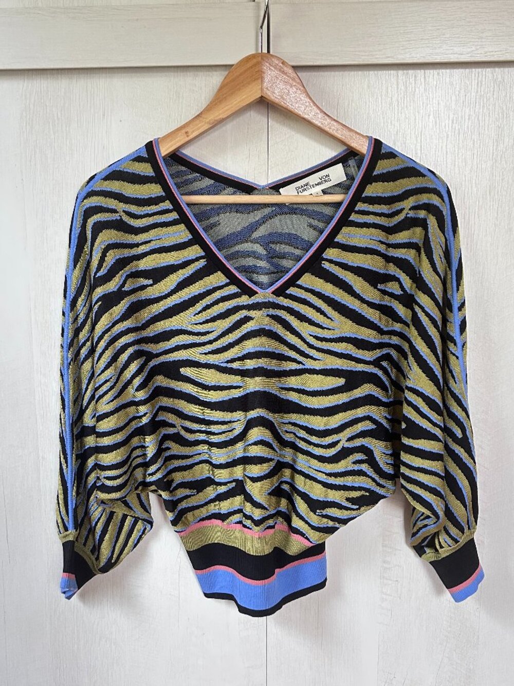 Diane Von Furstenberg Black and Olive Zebra V-Neck Sweater - Picture 3 of 9